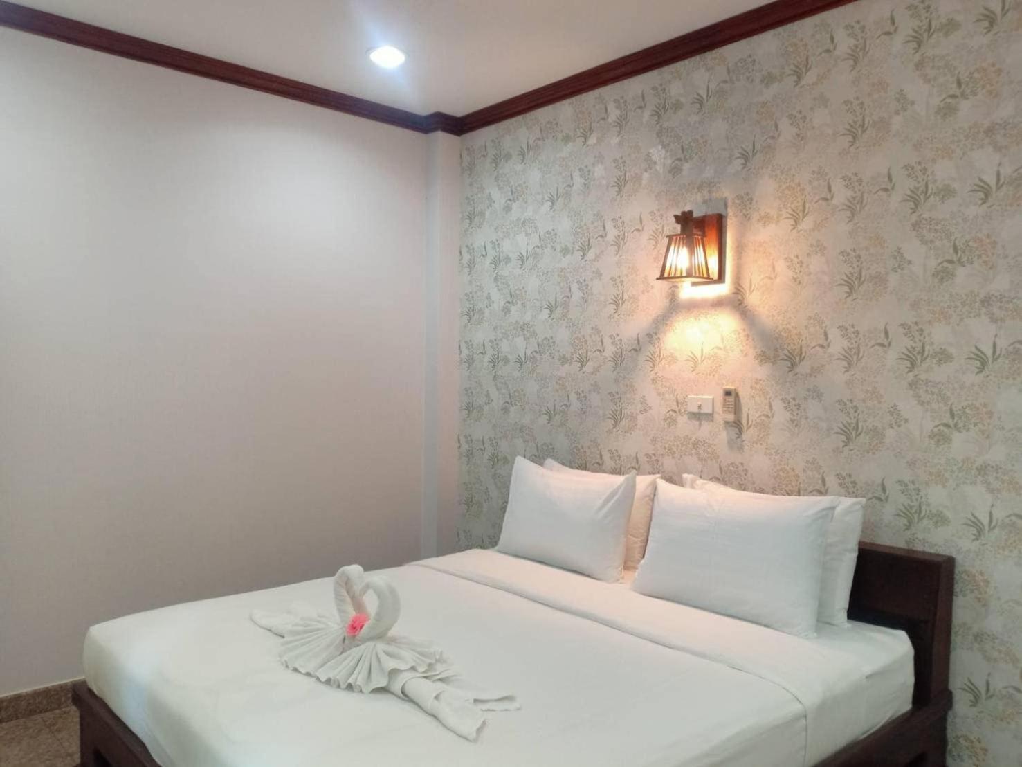 Capital O 75415 Nanthachart Riverview Resort Samut Songkhram Buitenkant foto